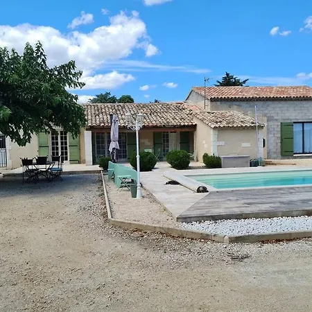 Dom wakacyjny Villa Fourques Dans Le Gard A La Campagne Fourques (Gard)