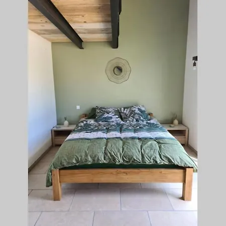 Dom wakacyjny Villa Fourques Dans Le Gard A La Campagne *