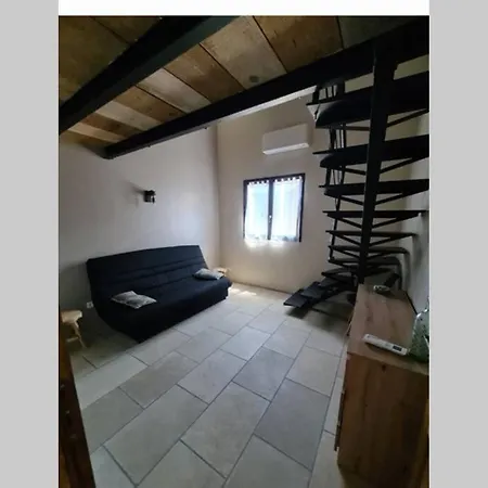 Villa Fourques Dans Le Gard A La Campagne *