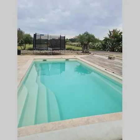Villa Fourques Dans Le Gard A La Campagne