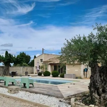 Dom wakacyjny Villa Fourques Dans Le Gard A La Campagne *