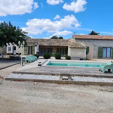 Dom wakacyjny Villa Fourques Dans Le Gard A La Campagne